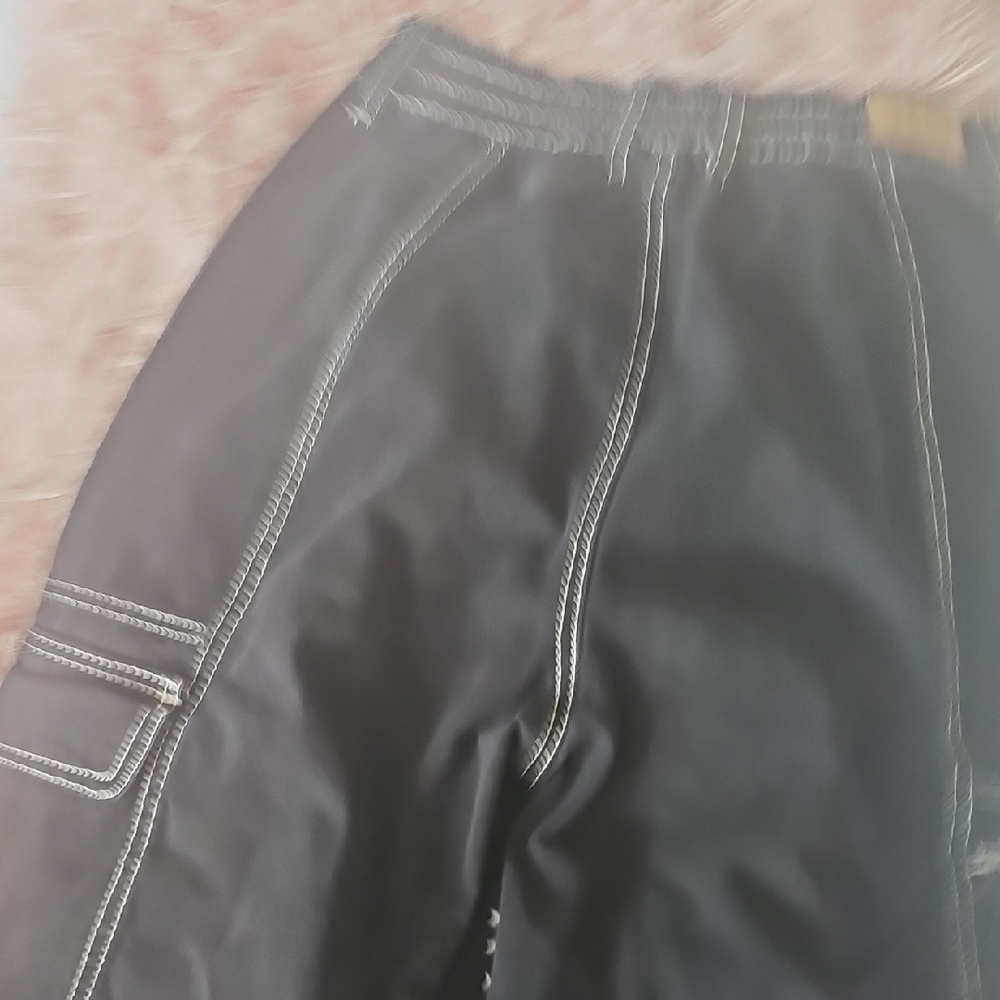 Black Contrast-Stitch Women's Cargo Jeans - Picture 6 of 7
